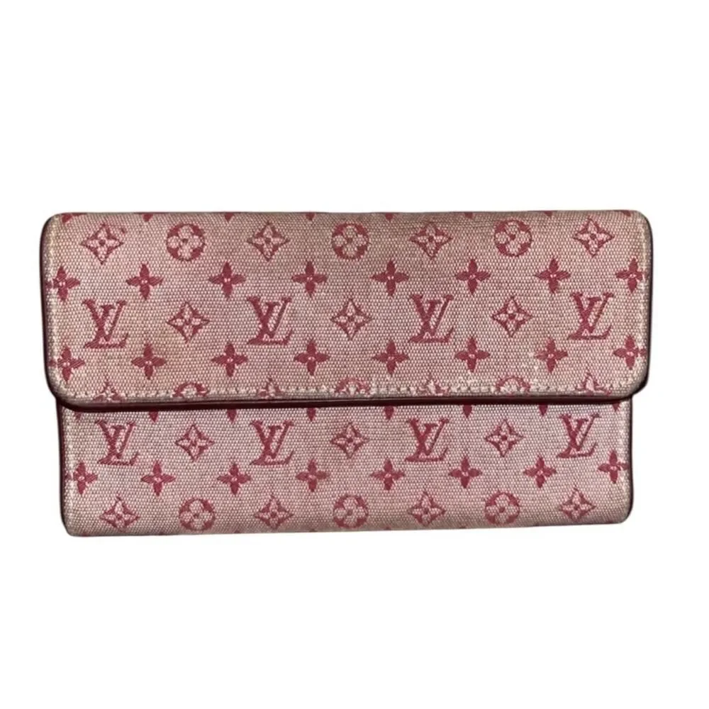 Louis Vuitton elegant stylish